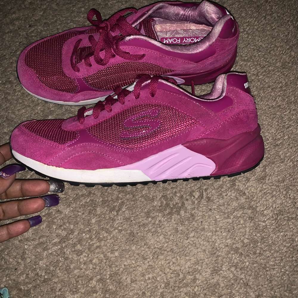 Skechers